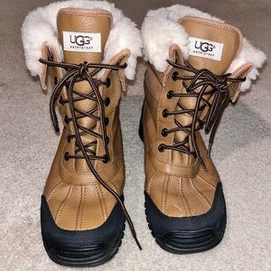 Women’s Ugg adirondack II boots